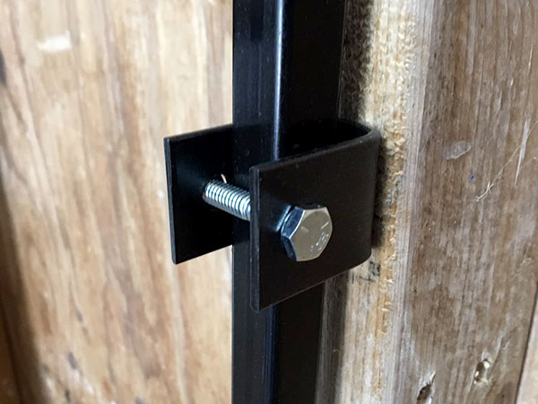 goat stall wall bracket